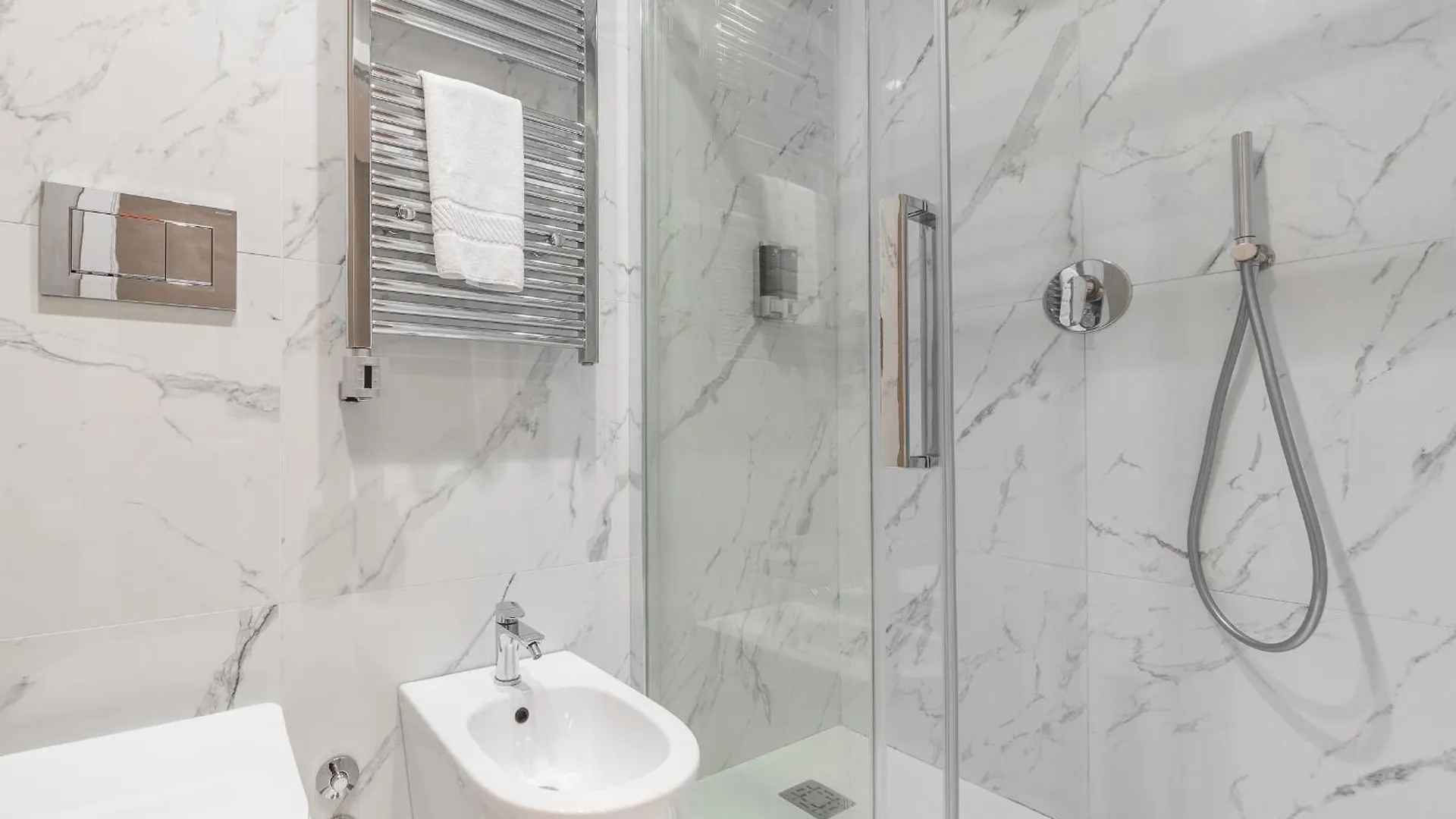 Milan Downtown Apartments 0*,  Italy