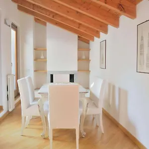 Appartement Mpm-mansarda In Piazza Duomo, Milan