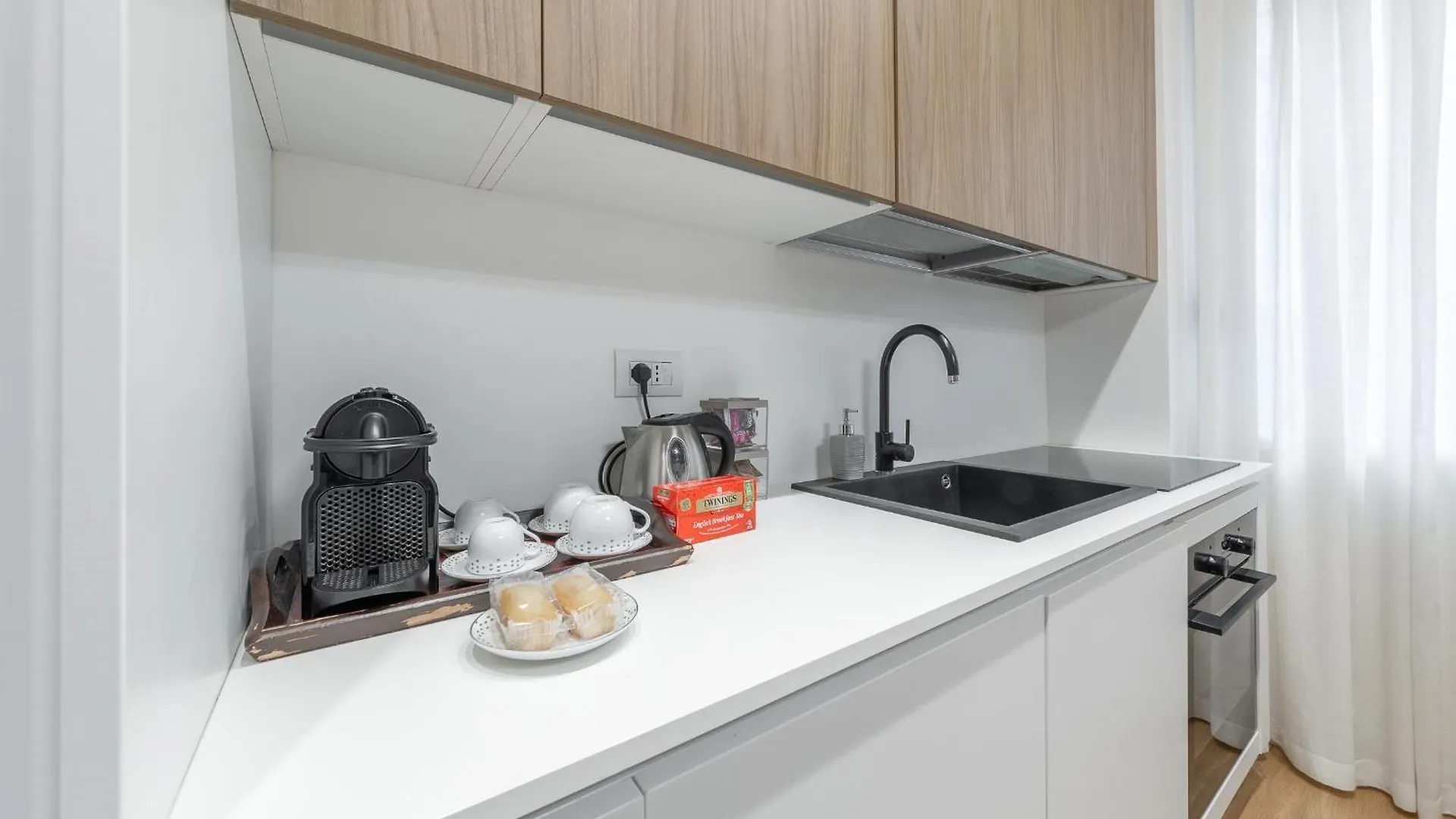 Milan Downtown Apartments إيطاليا